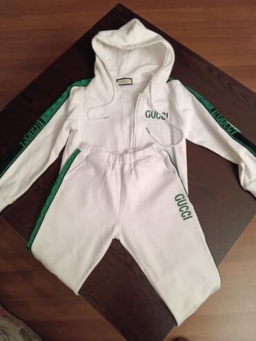 uşaq briciləri: Uşaq üçün iki hissədən ibarət idman dəsti - Rəng: ağ, yaşıl detallar — 1