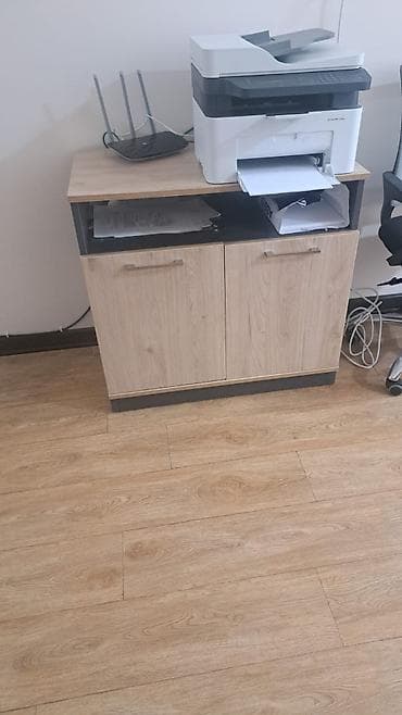 2el mebeler: Ofis mebelləri dəsti Tərkib: - Ofis kreslosu (böyük) - 3ədəd -Ofis — 1