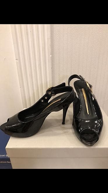 versace qizil sepler: Qadın ayaqqabısı – qara lak dəridən açıq burunlu, arxası açıq — 7