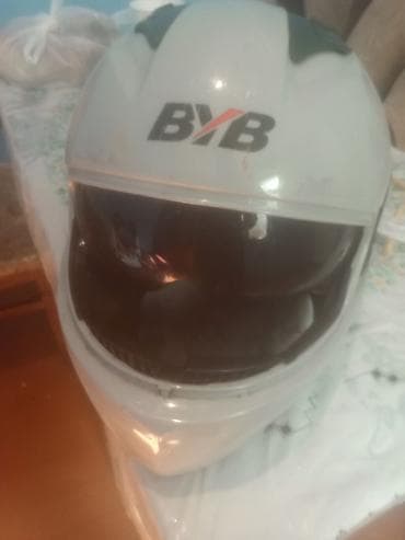 araba motoru: BYB tam üzlü motosiklet dəbilqəsi Təcili satılır.Ackisife var üsdündə — 1