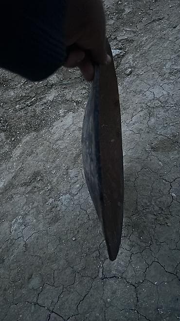 kohne qazan: Dəyirman daşı – metal disk - Material: qalın metal (dözümlü — 3