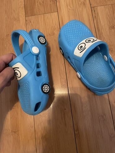 supunatorlu uşaq şəp şəpləri: 29 razmer.Mavi rəngdə, maşın dizaynlı, rezin materialdan hazırlanmış — 2