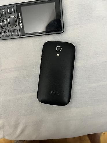 İki telefon paketi 1) Hoffmann düyməli telefon - Rəng: qara - Ekran