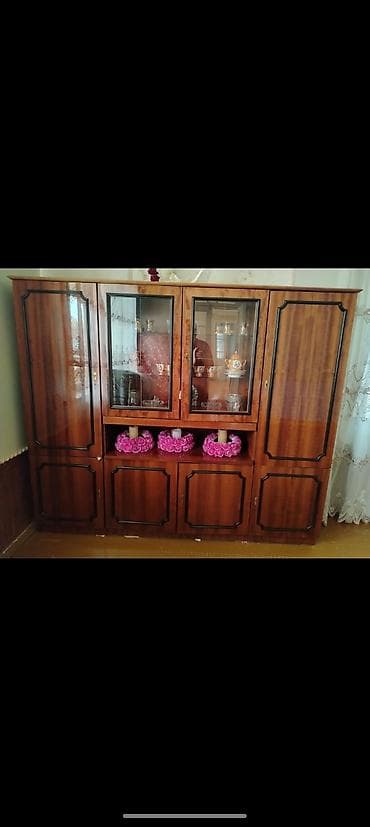qapi: Klassik üslublu salon divar dolabı/vitrin - Material: ağac əsaslı — 1