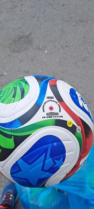 Toplar: Məhsul: Futbol topu – Adidas, ölçü 5 Təsvir: - Rəngarəng dizayn: ağ — 2