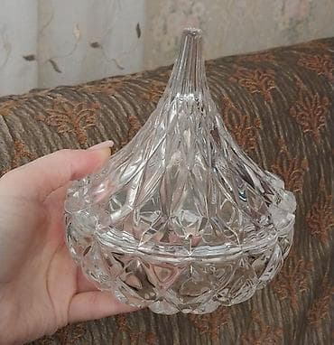 Şəkilli şüşə qapaqlı şirniyyat qabı - Material: şəffaf şüşə - Dizayn