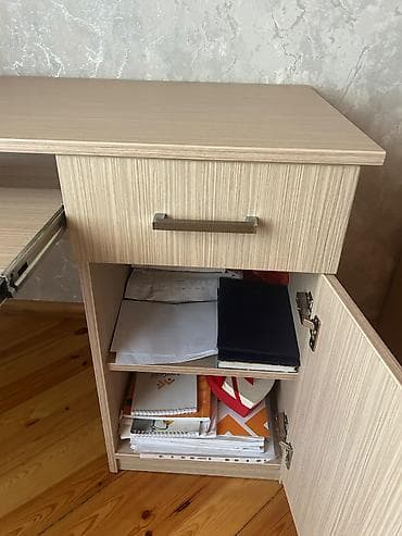 ustol ustul: Kompüter masası, İşlənmiş, Açılmayan, Dördbucaq masa — 2