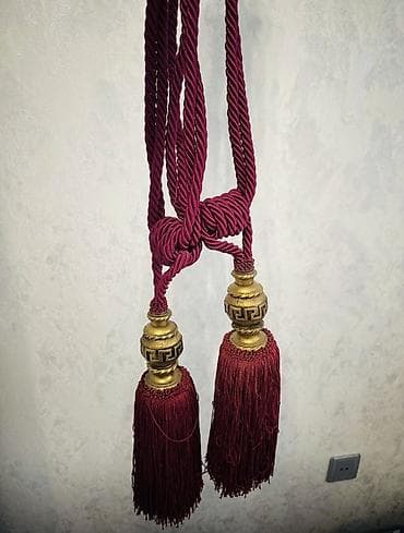 pərd: İşlənmiş, Pərdə, rəng - Bənövşəyi, Ünvandan götürmə — 3