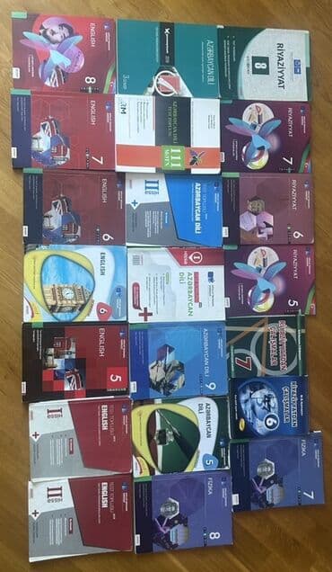 Müxtəlif fənlər üzrə məktəb dərslikləri toplusu təklif olunur. Bu