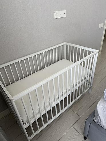 Oğlan və qız üçün, Dördbucaq, Beşik, Dəstsiz, Matras ilə, Yellənmə mexanizmsiz — 2