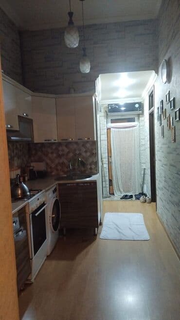 əcəmidə 3 otaqlı evlər: 20 ci sahə dairəsində 3 otaqlı mənzil satılır yola yaxın və çox rahat — 1