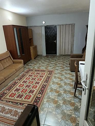berde ev: Birbaşa sahibindən ayrı qiriş-cixişi küçədən olan,uzun müddətli — 5