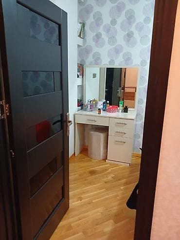 qala qaradok: Satılır: geniş və zövqlə dizayn edilmiş mənzil interyeri 98 kv 2 den 3 — 5