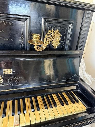 Musiqi alətləri: Antik piano . Almaniya Leipzig J.irmler təcili satılır. Əlaqə — 3