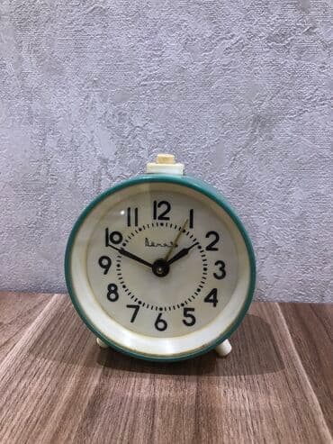 qizil onluq qiymeti: Masaüstü Mexaniki Əntiq saat 1970 il — 6