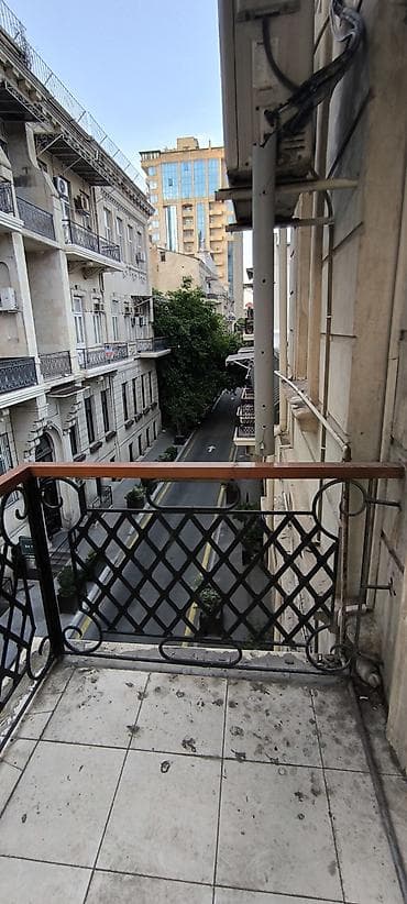sumqayit 10 mkr: Bakı, 3 otaqlı, Köhnə tikili, m. Sahil, 100 kv. m — 9