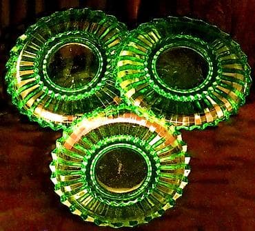 ide: Продаю прекрасный набор - в него входят 3 вазочки, цветное стекло — 2