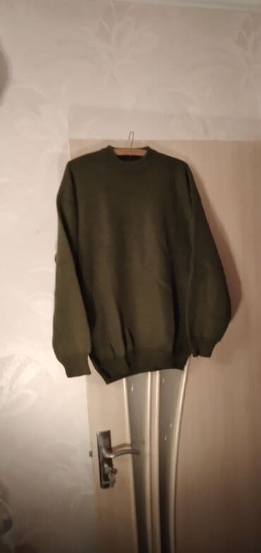 Məhsul: Kişi sviteri Rəng: Xaki Ölçü: 50 Təsvir: - Klassik