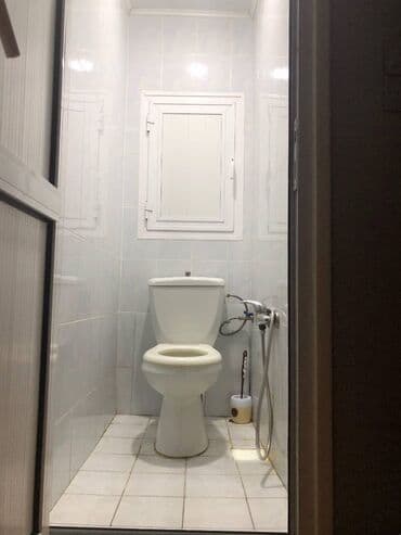 sumqayit 13 mkr: Bakı, Qaraçuxur qəs., 5 otaqlı, Köhnə tikili, 110 kv. m — 11