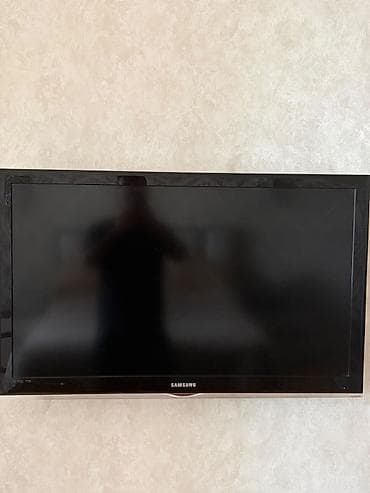 tvi: Samsung LCD televizor - Ekran diaqonalı: təxminən 32 düym - Panel — 2