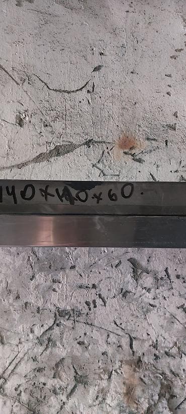 Nerj materialdan stollar var işlənmişdir hündürü 1 metr emi 1.41.6 — 7