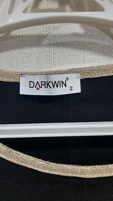 sortlar: Qadın T-shirt – DARKWIN (ölçü: 2) - Rəng: Qara, çiyin və qol — 3