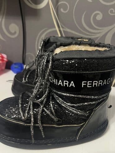 детские зимние перчатки: Chiara Ferragni qış çəkmələri.Hediyye alinib.Razmeri boyuk geldi.36 — 2