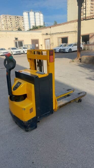 автокар погрузчик: Elektrik Palet Yığıcı (Stacker) – sarı rəngli, piyada idarəetməli — 3