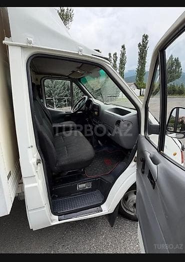 vaz 2107 baqaj: Yükdaşıma üçün qapalı furqonlu Ford yük maşını - Marka/model: Ford — 3