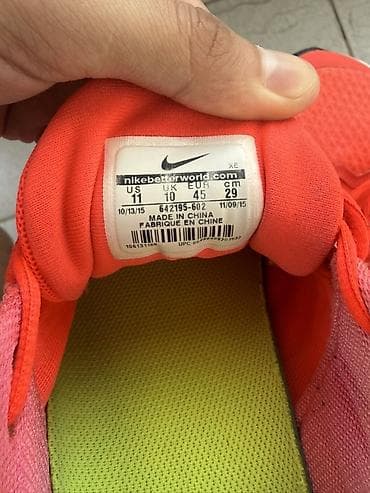 Krasofkalar və idman ayaqqabıları: Nike Air Zoom Vomero 9 qaçış krosovkaları - Model: Nike Air Zoom — 2