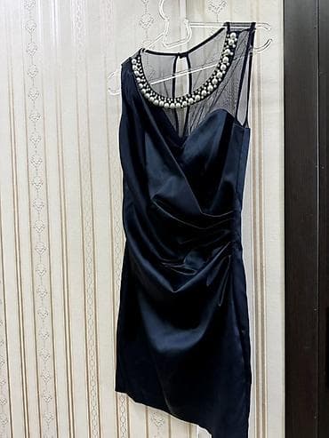 Qara, zərif kokteyl donu. S razmer. cəmi 1 dəfə getinilib fotosessiya — 3