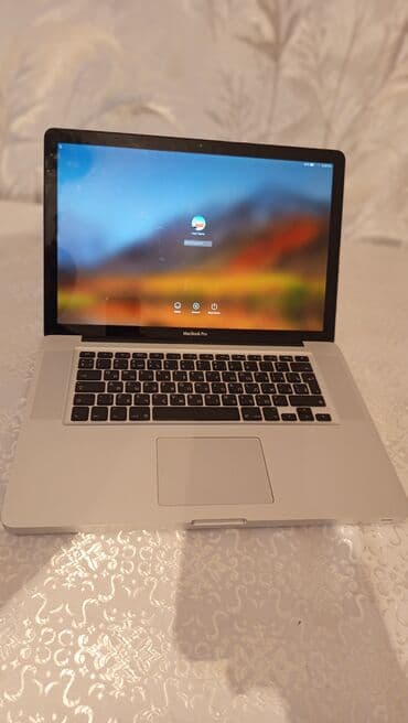 klaviatura: Apple MacBook Pro noutbuku Xüsusiyyətlər: - Alüminium unibody korpus — 4