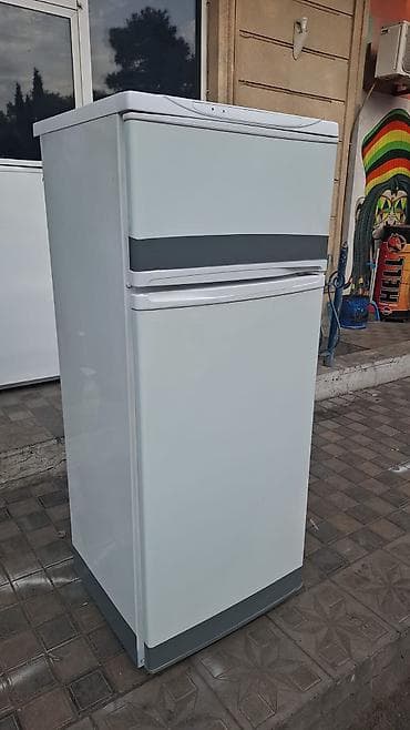 İki qapılı məişət soyuducusu - Üst hissədə dondurucu bölmə - Alt lalafo.az -da İki qapılı məişət soyuducusu - Üst hissədə dondurucu bölmə - Alt