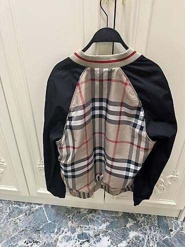 b class makasin: Burberry qadın bomber gödəkçəsi Original deyil - Model: Burberry — 3