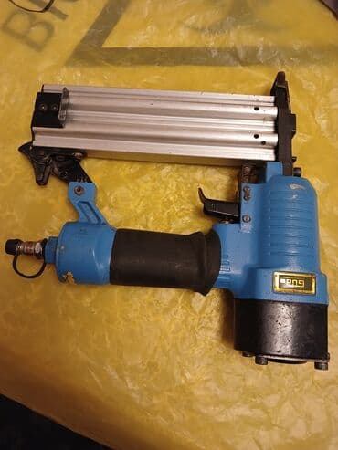 Dekorativ divar panelləri: Mismar vuran pistalet — 1