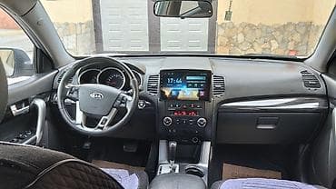 10 lt 663: Kia Sorento: 2 l | 2009 il Ofrouder/SUV — 7