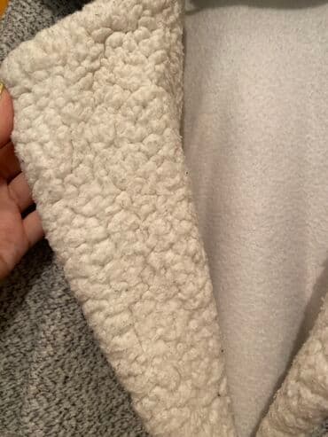 qadınlar üçün təbii dublyonkalar: Pull&Bear Qadin ust geyimi ici yun deyil sadece vorotnik ve qol — 4