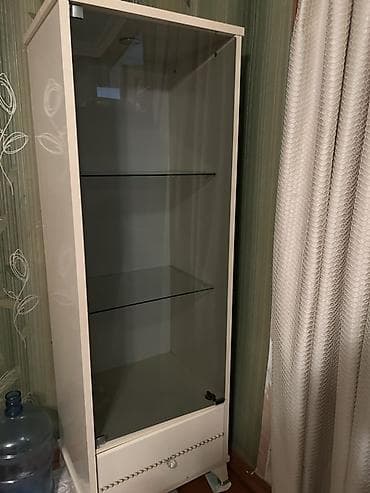 Mağaza avadanlığı: Şüşəli vitrin dolabı - Rəng: krem/ivory tonları - Material: korpus – — 1