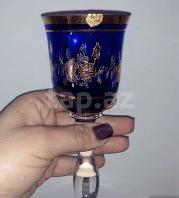 Qədəhlər, rəng - Göy