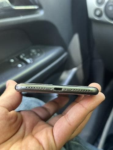 mini iphone 17: IPhone 8 Plus, 256 GB, Space Gray, Barmaq izi — 3