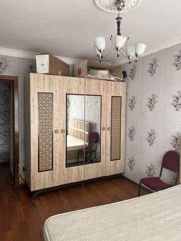 evler bineqedide: Nizami rayonu,Neftçilər metrosu yaxınlığı,5 mərtəbəli binanın,4-cü — 4