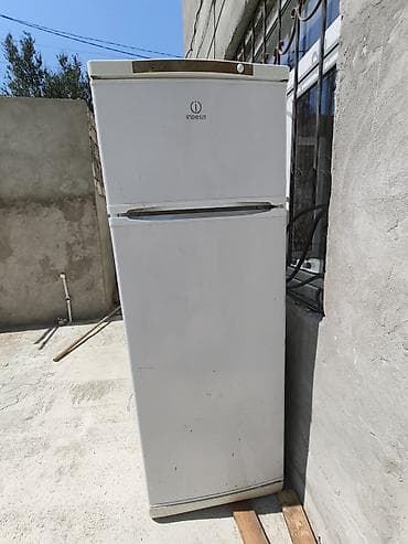 et masini: Indesit iki qapılı soyuducu - Brend/model: Indesit, üst kamera — 1