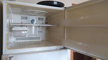 usaq kamera: 2 qapılı Sharp Soyuducu Satılır, rəng - Ağ, Təkərli — 2