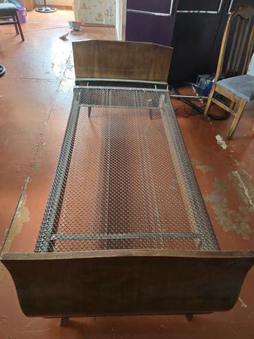 iwlenmiw tek kravat: Б/у, Односпальная кровать, Без подьемного механизма, Без матраса, Без выдвижных ящиков — 3