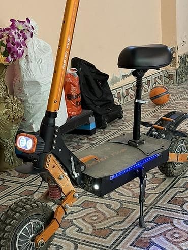 Elektrik skuter – off-road təkərlər və oturacaqla - Model üzərində — 3