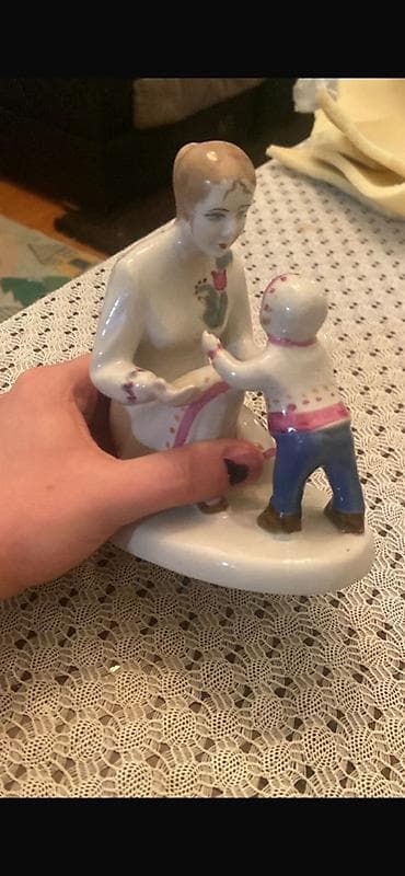 Статуэтки: Porcelain heykəl – “Ana və uşaq” kompozisiyası - Material: parlaq — 1