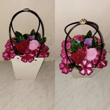 qadın üçün toxunma kardiqanlar: Hədiyyə buketleri (şokolad) — 2