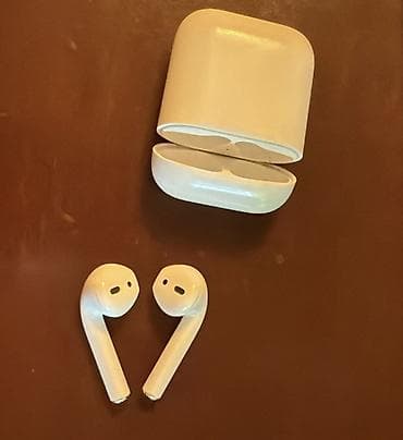 Комплектующие для ПК и ноутбуков: Apple AirPods 2 — orijinal şarj qabı və 2 ədəd qulaqlıq. Çox yaxşı — 1