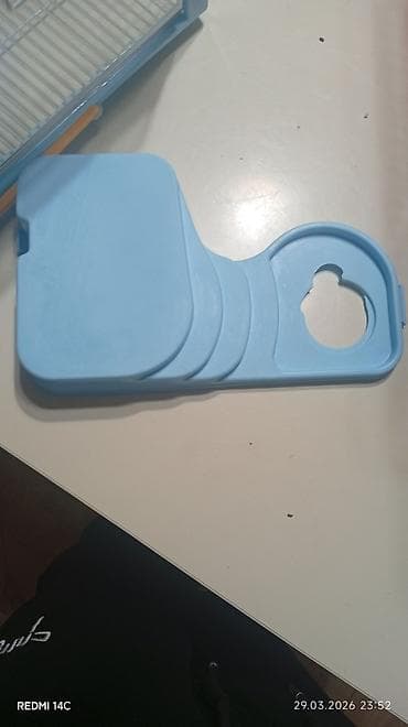 Qəfəslər: Mavi rəngli quş və xomyak üçün qəfəs ölçü:uzunluğu 26smhündürlük — 4