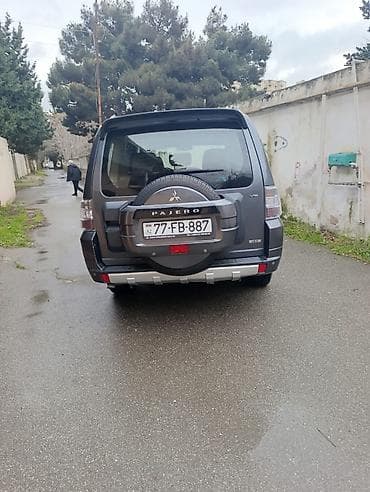 Rəsmi servis maşınıdır kitabçasında var.Vuruqu, idarirenglenmesi — 2